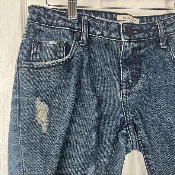 Sz 26 One Teaspoon Dark Wash Bermuda Distressed Shorts $120 MSRP - Picture 8 of 12
